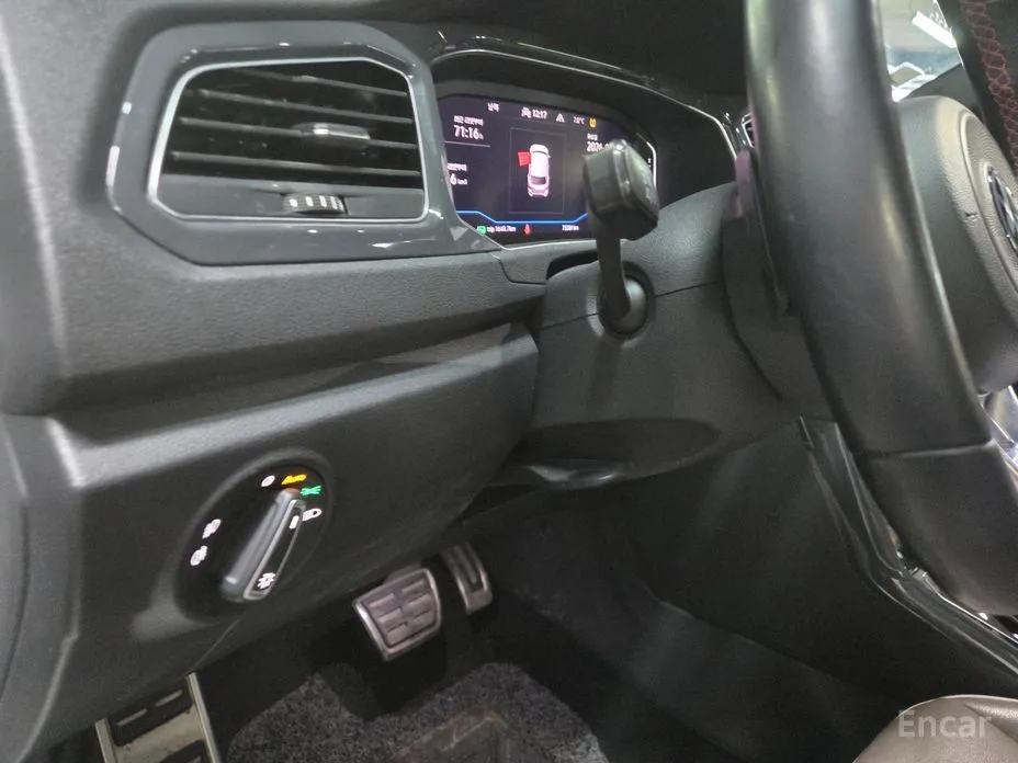 Фото 14 - Volkswagen T-Roc