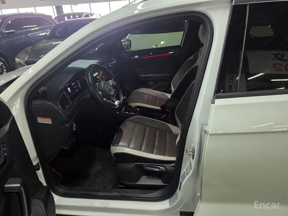 Фото 15 - Volkswagen T-Roc