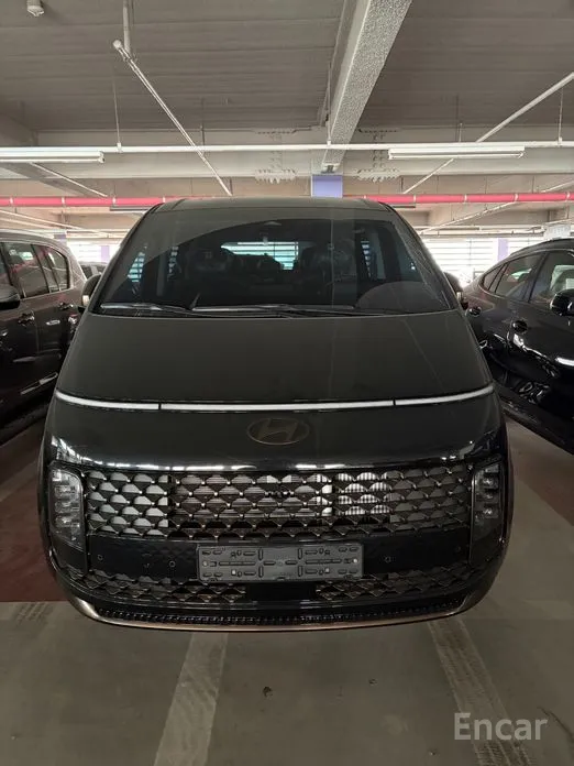 Photo 3 - Hyundai Staria