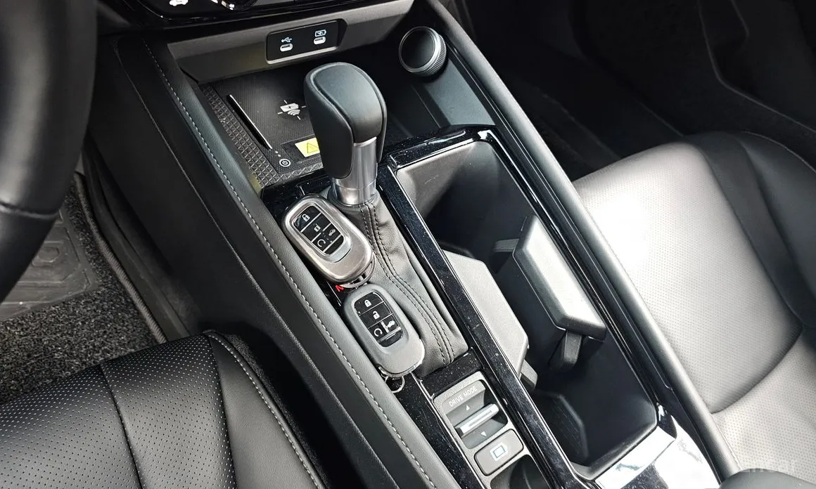 Фото 9 - Honda Accord