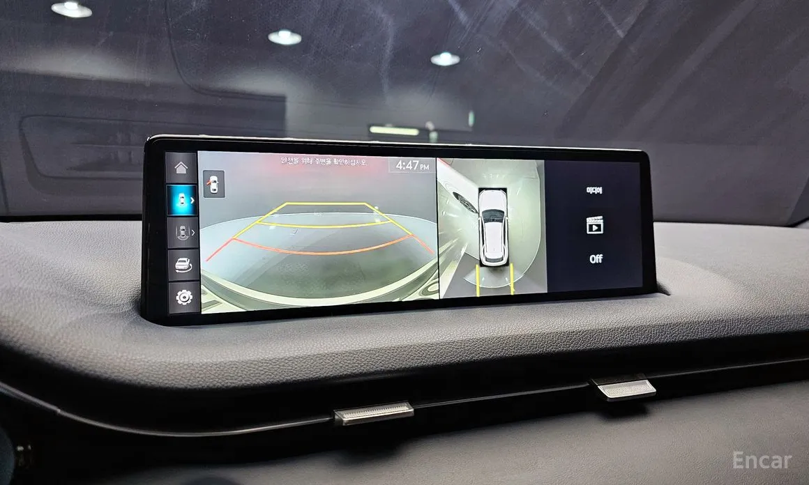 Photo 15 - Genesis GV70