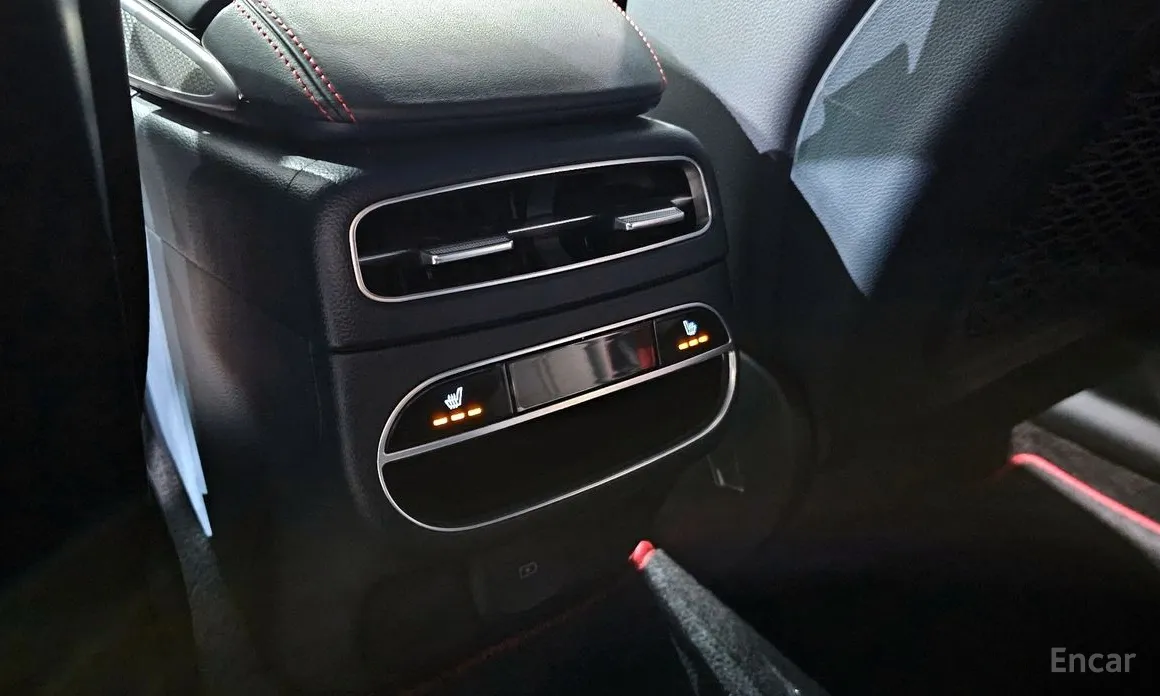 Photo 18 - Genesis GV70