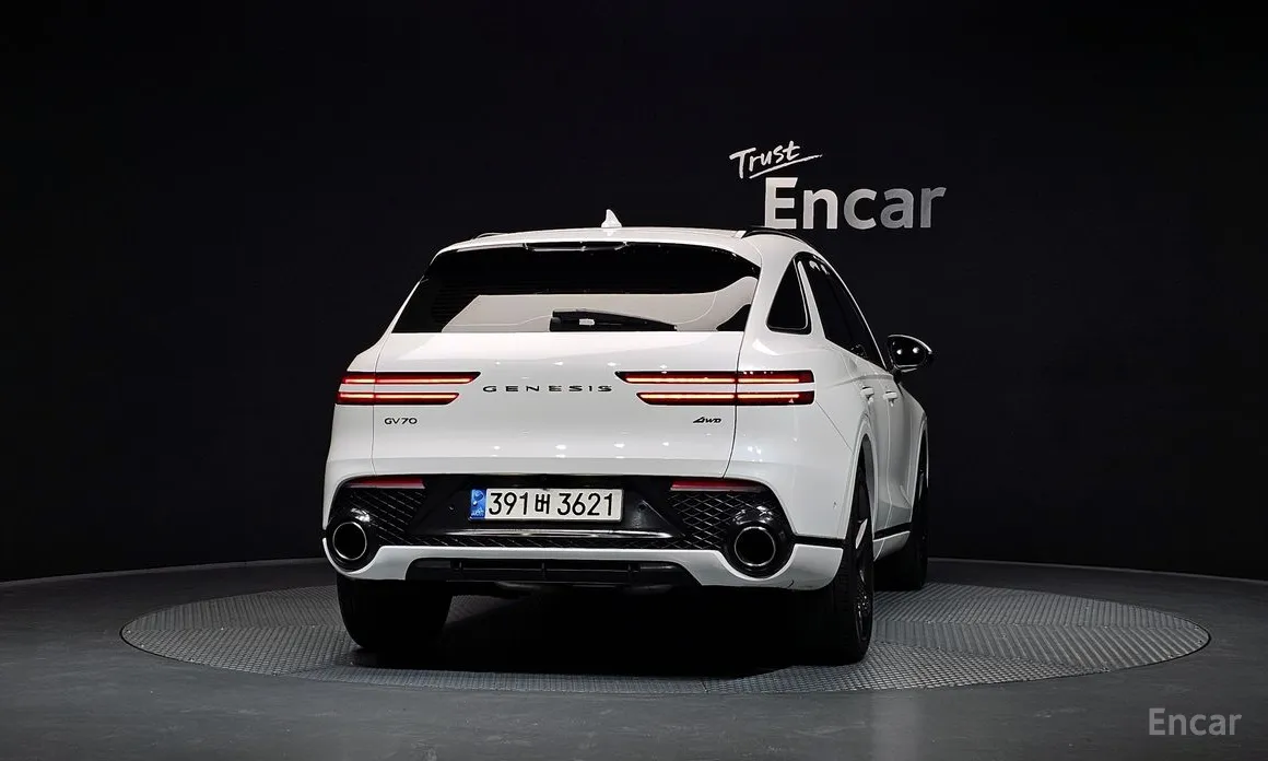 Photo 4 - Genesis GV70