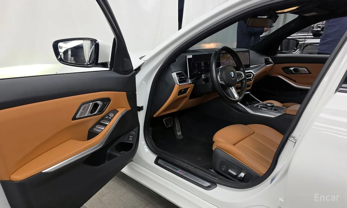 Photo 10 - BMW 3 Series