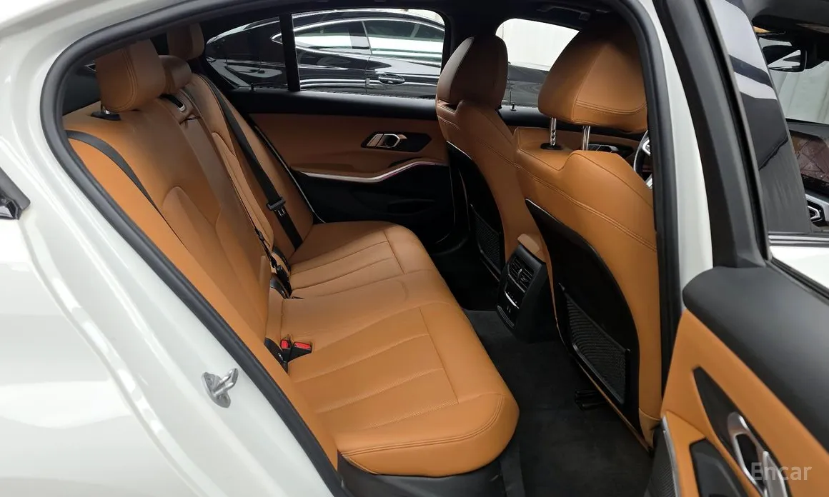 Photo 12 - BMW 3 Series