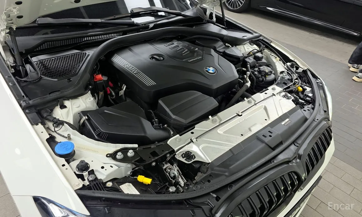 Photo 6 - BMW 3 Series