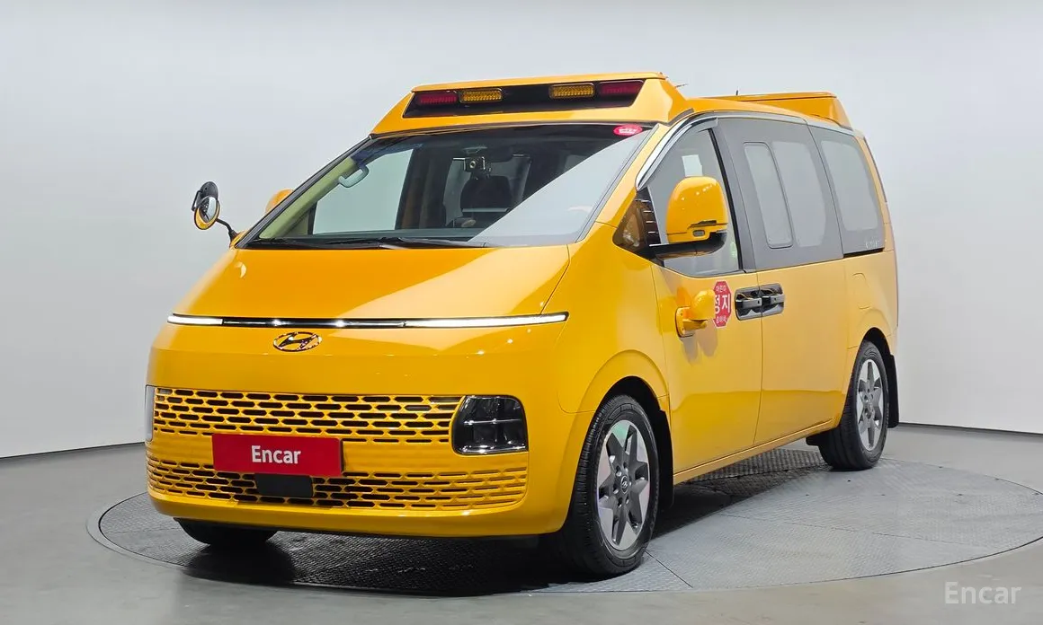 Фото 1 - Hyundai Staria