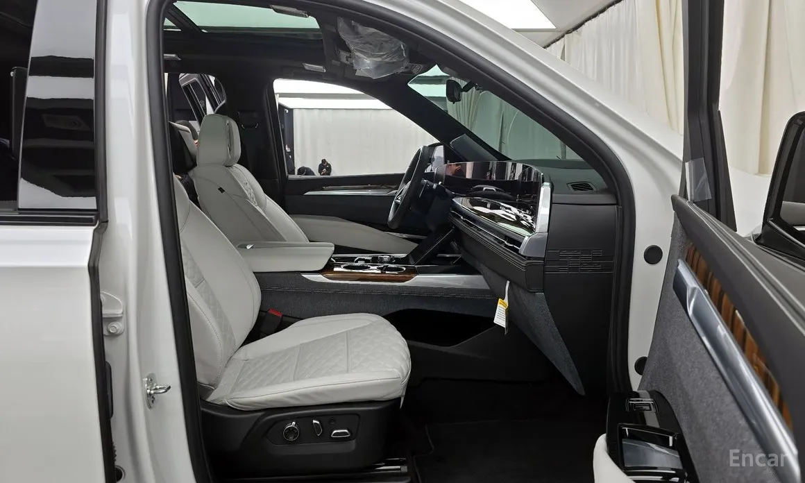 Фото 11 - Cadillac Escalade