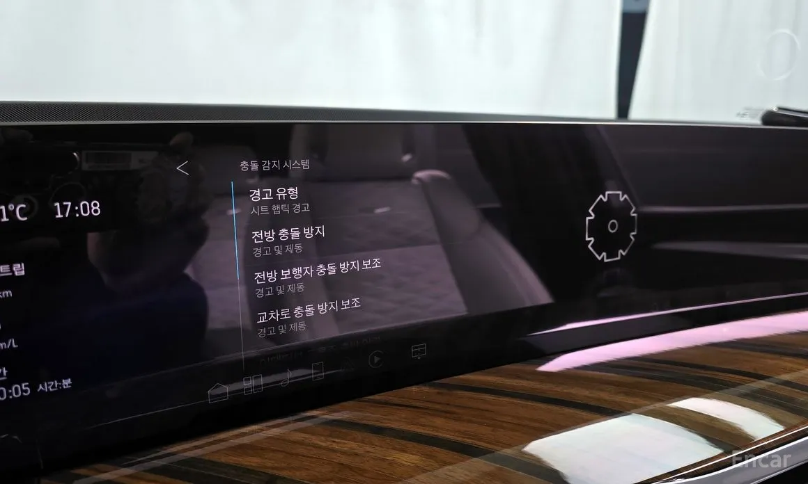 Фото 16 - Cadillac Escalade