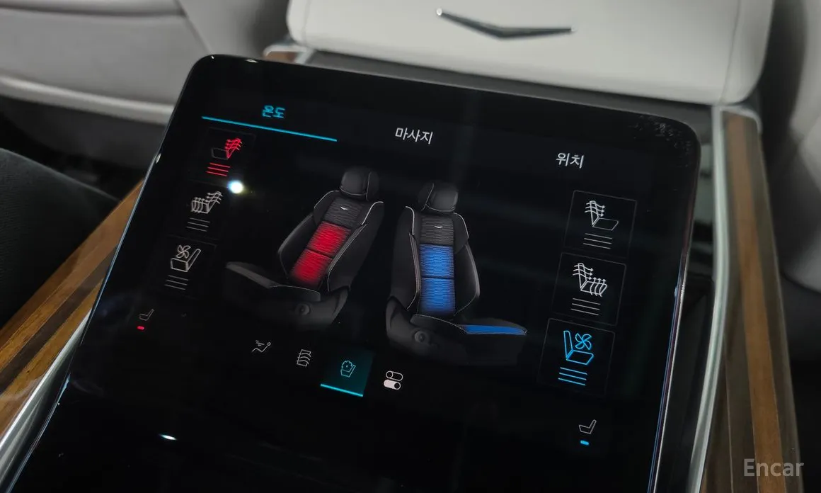 Фото 19 - Cadillac Escalade