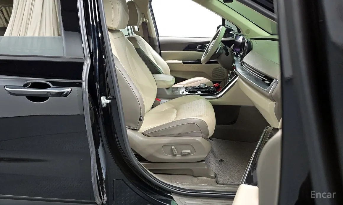 Фото 10 - Kia Carnival