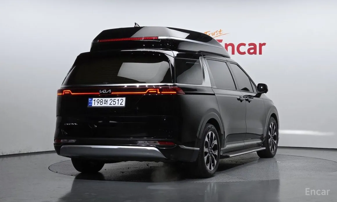 Фото 2 - Kia Carnival