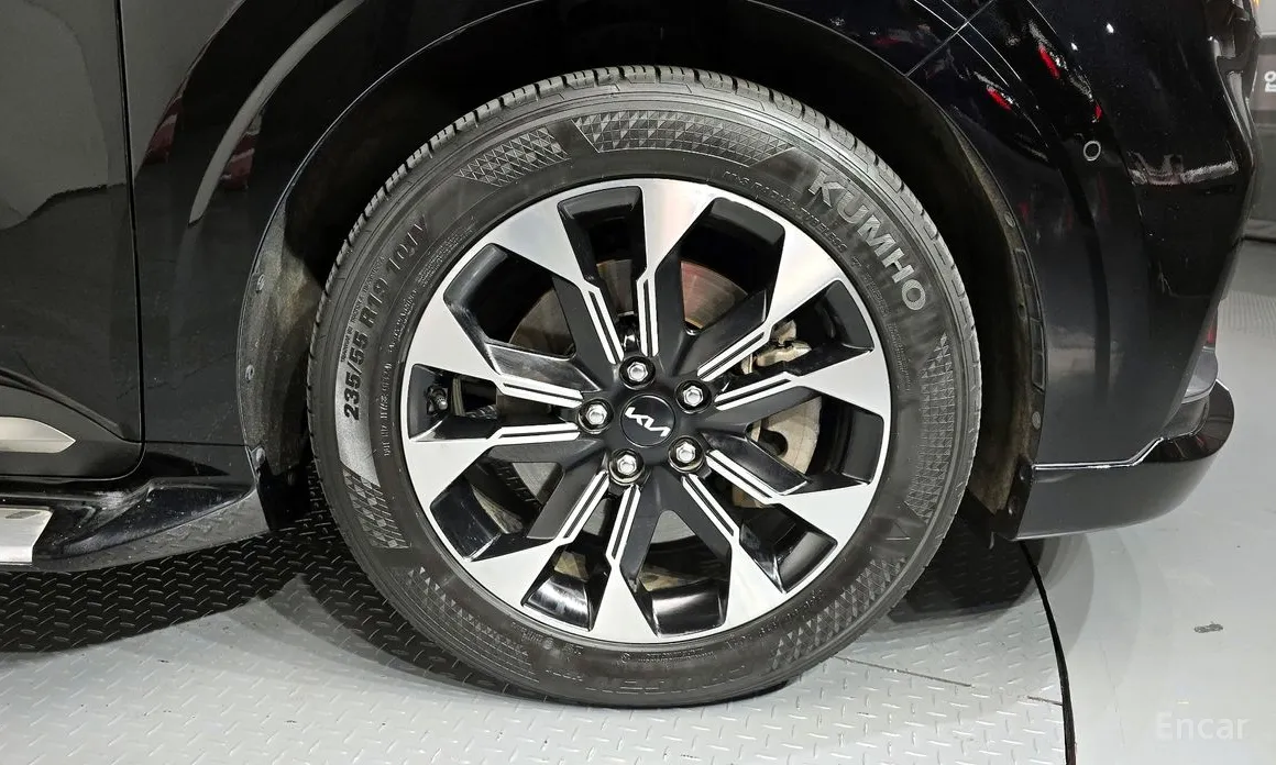 Фото 5 - Kia Carnival