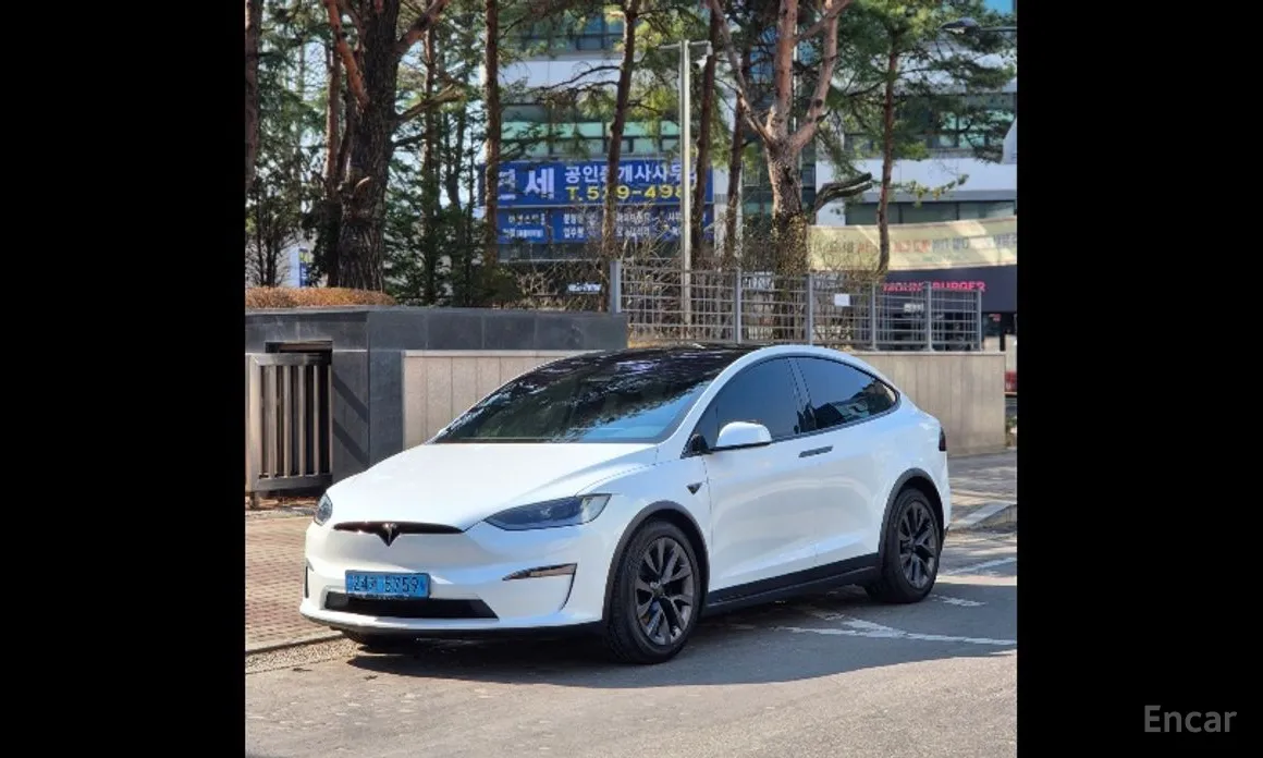 Фото 1 - Tesla Model X