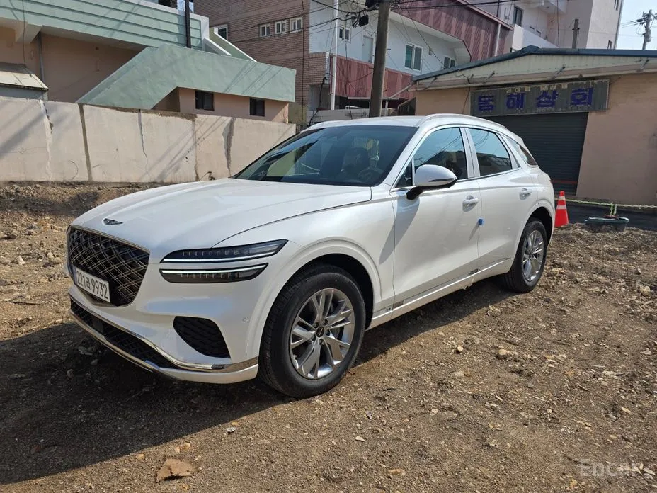 Фото 1 - Genesis GV70