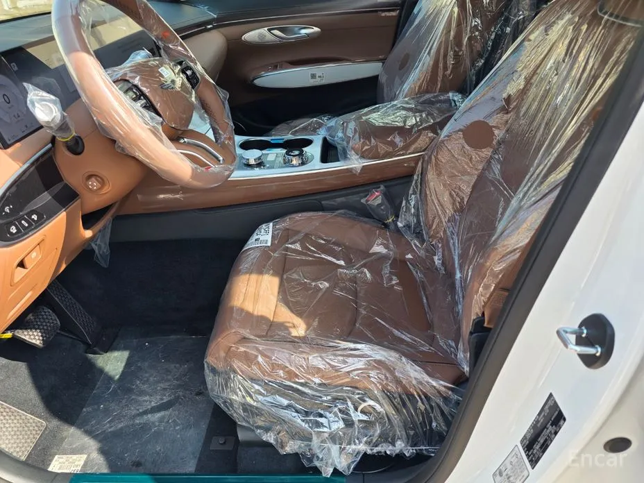 Фото 14 - Genesis GV70