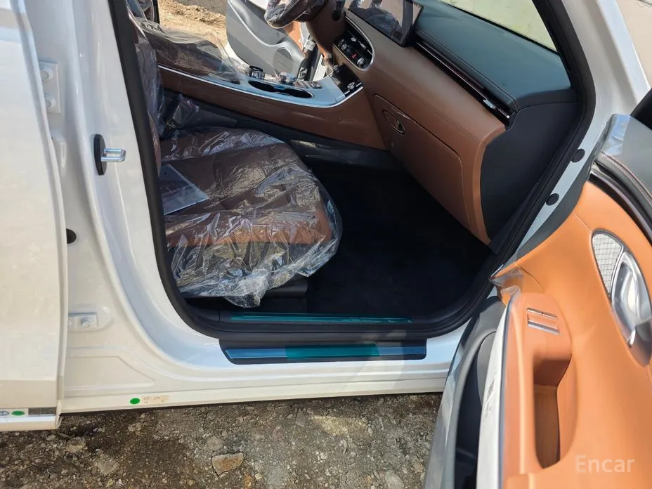 Фото 15 - Genesis GV70