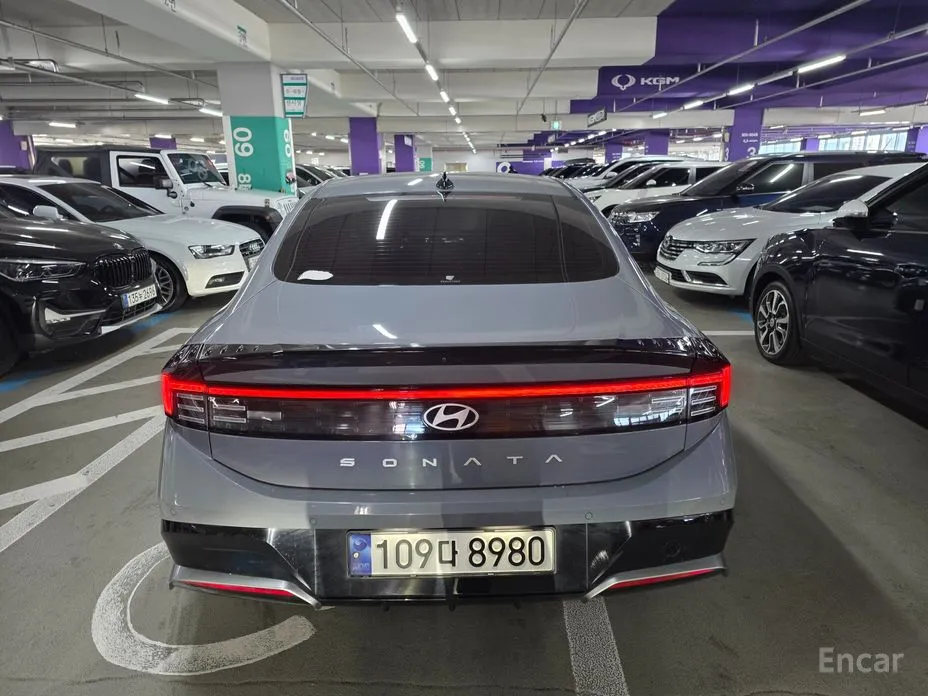 Photo 4 - Hyundai Sonata