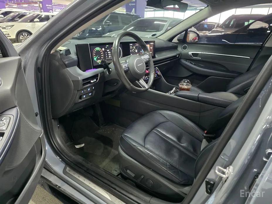 Photo 9 - Hyundai Sonata