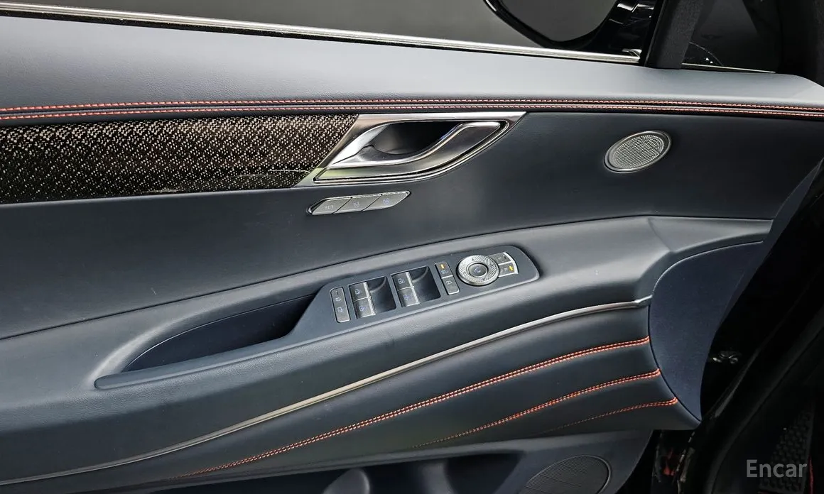 Фото 17 - Genesis GV80