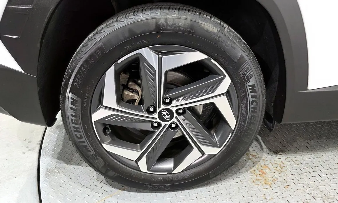 Photo 5 - Hyundai Tucson