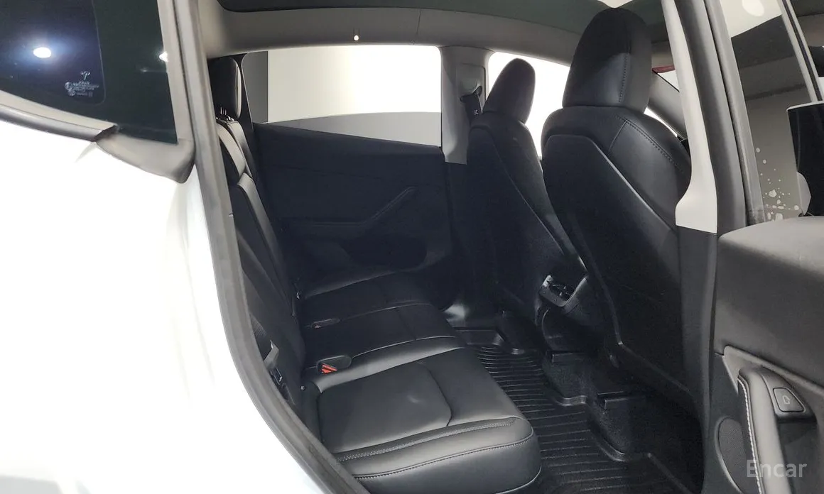 Фото 13 - Tesla Model Y