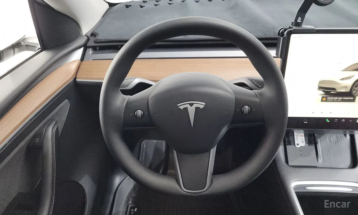 Фото 14 - Tesla Model Y