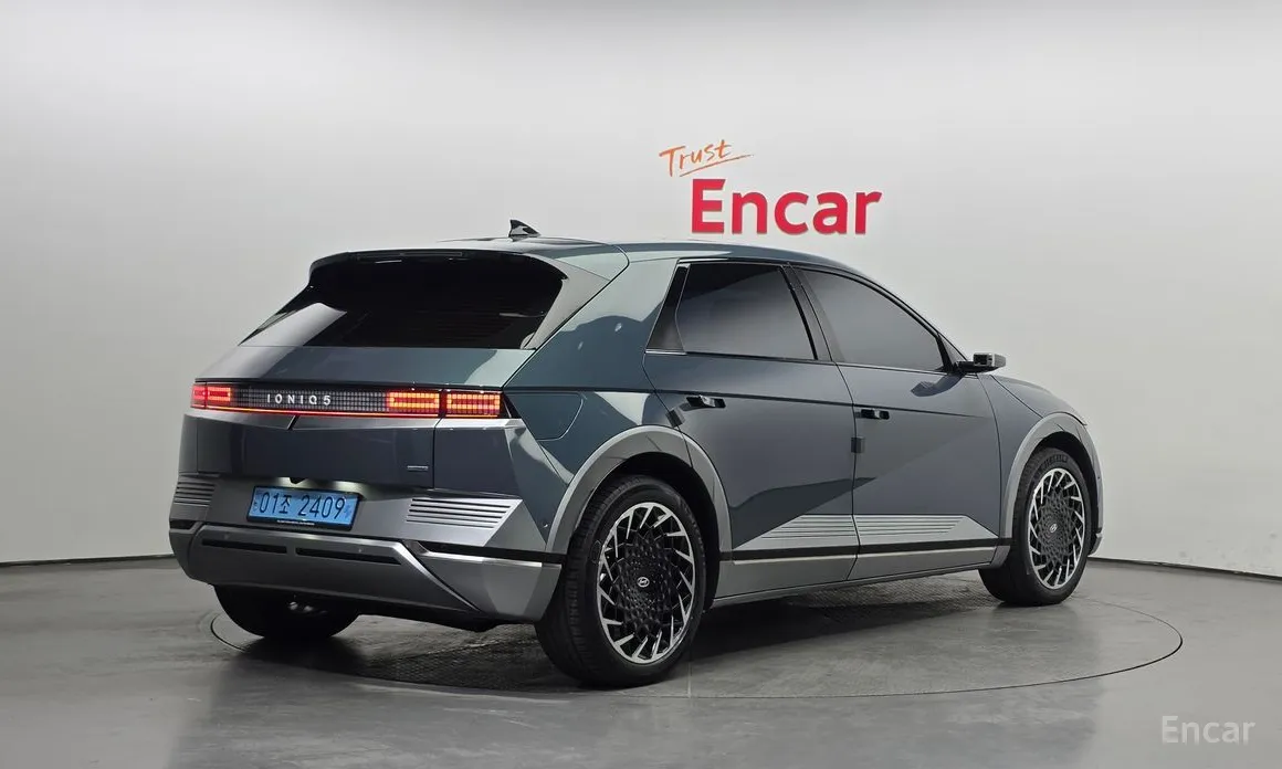 Фото 2 - Hyundai Ioniq 5