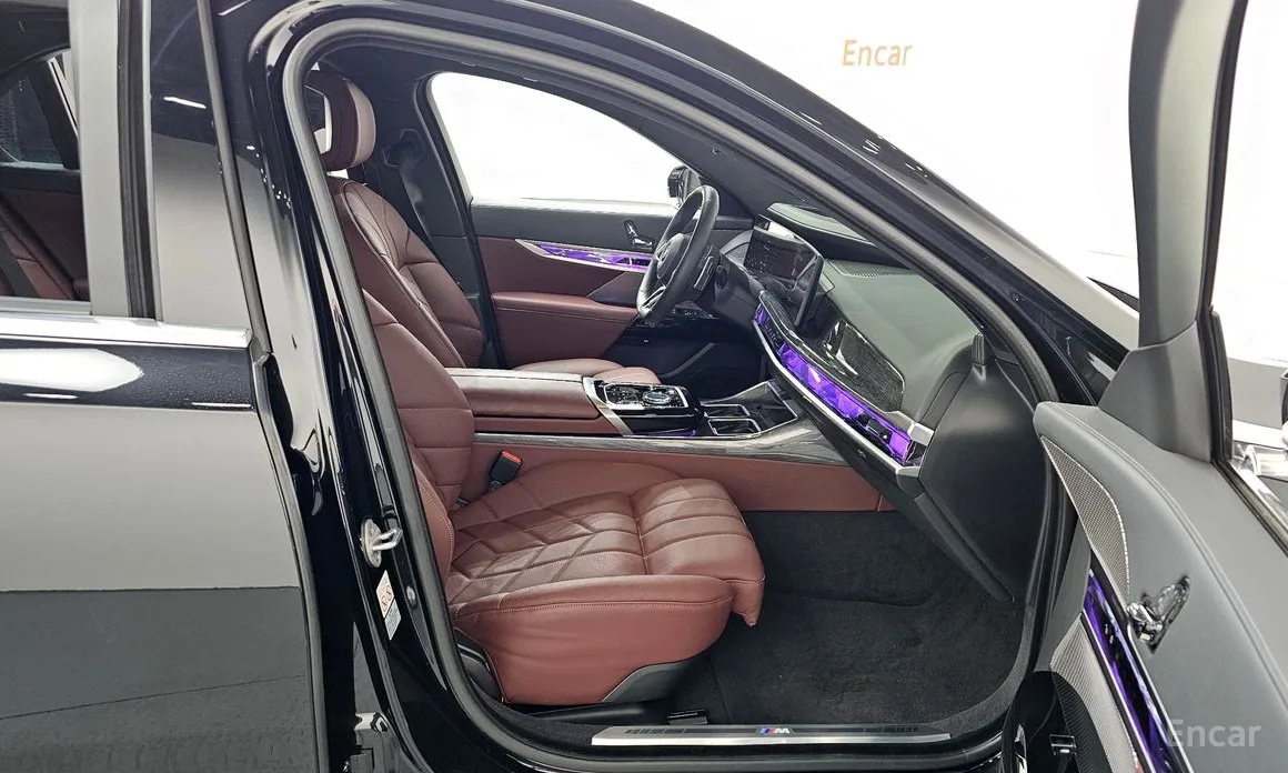 Фото 11 - BMW 7 Series