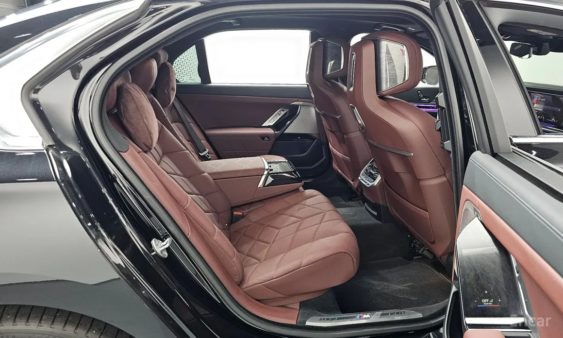 Фото 12 - BMW 7 Series