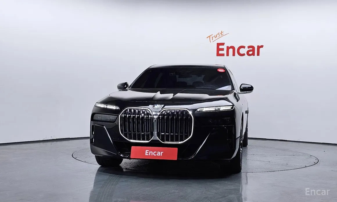 Фото 3 - BMW 7 Series