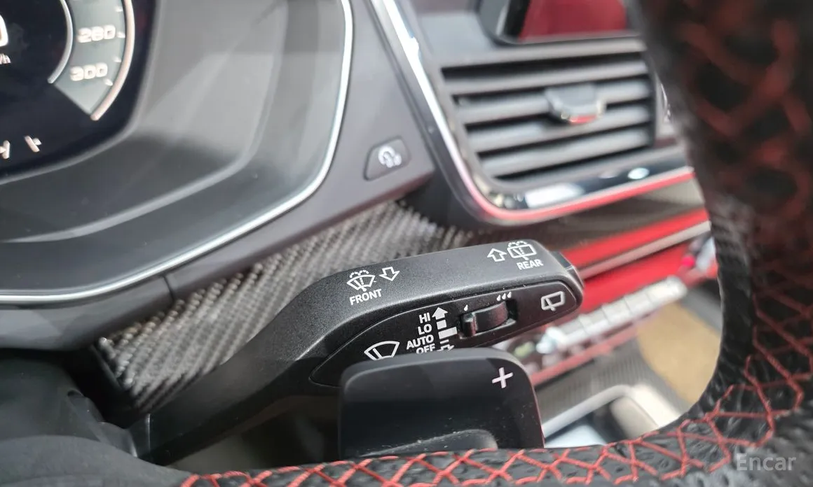 Фото 17 - Audi SQ5