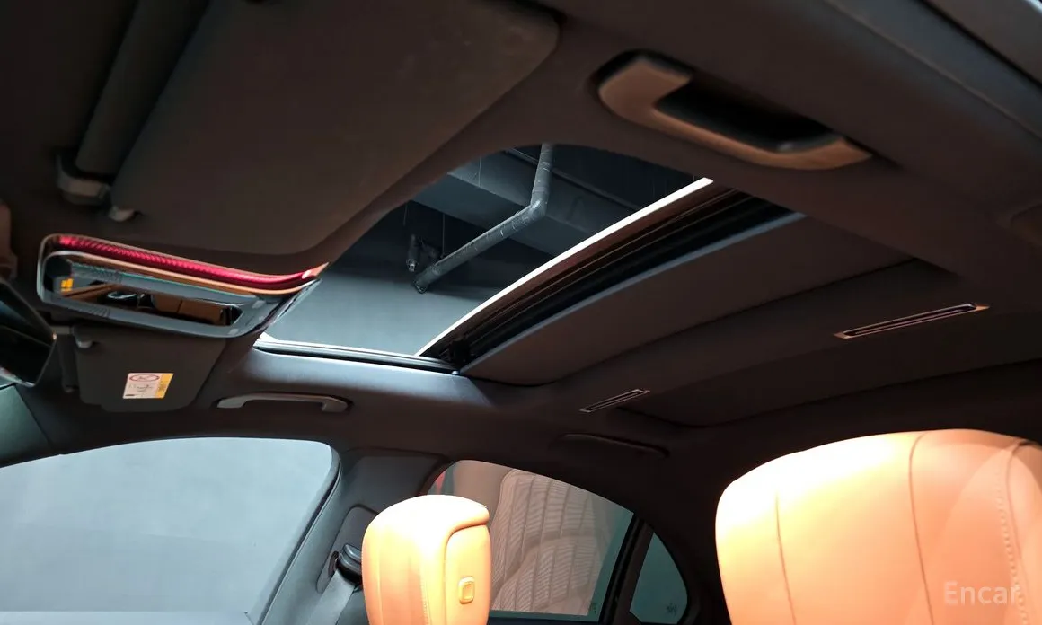 Фото 17 - Mercedes-Benz S-Class