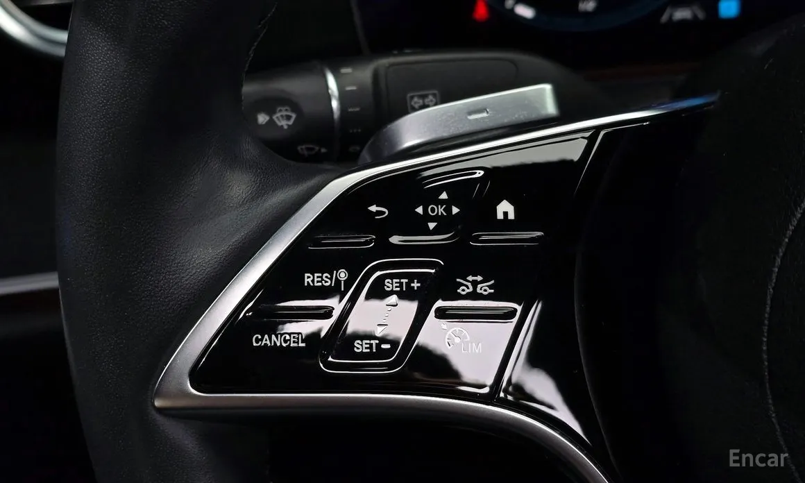 Фото 15 - Mercedes-Benz E-Class