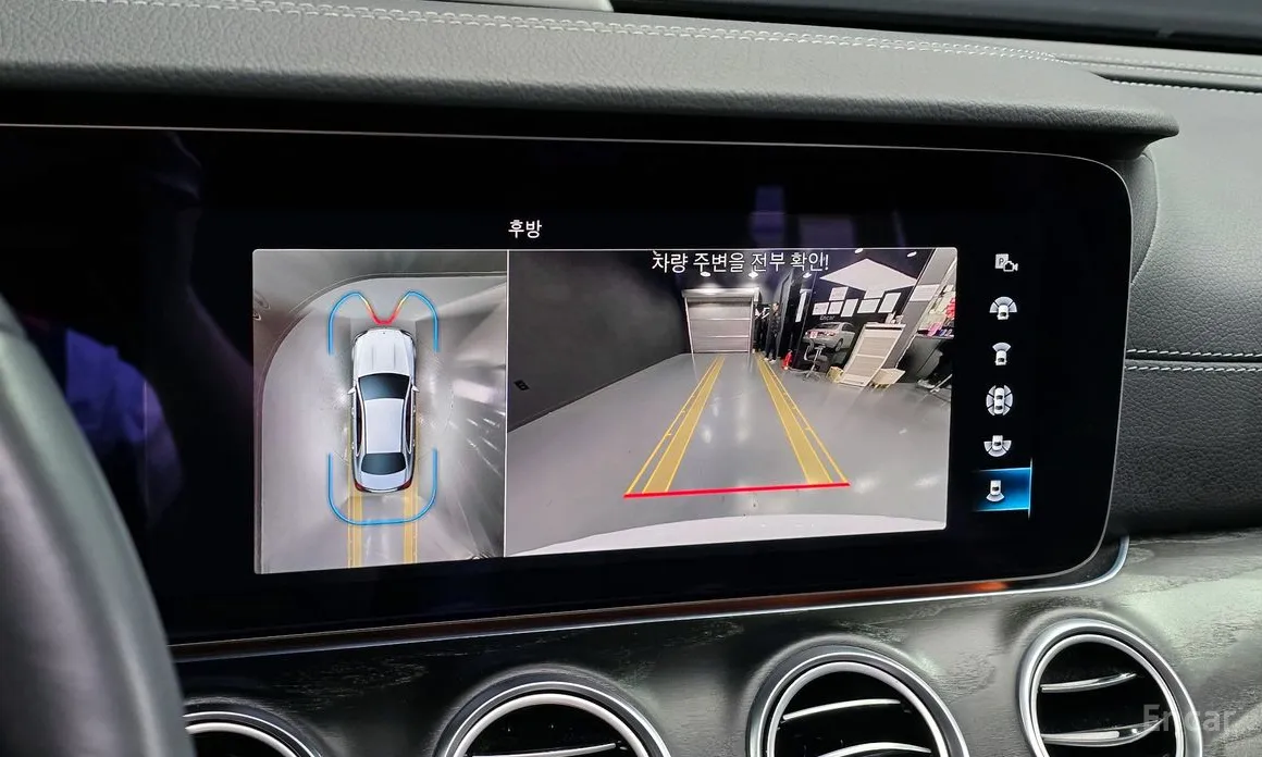 Фото 16 - Mercedes-Benz E-Class