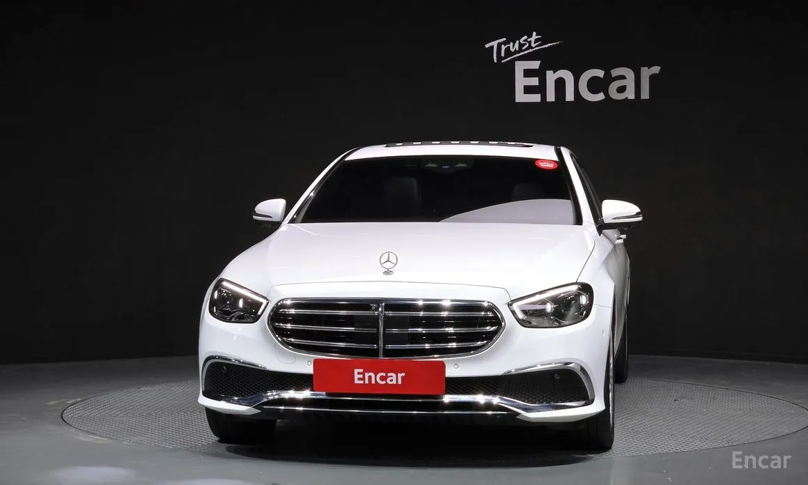 Фото 3 - Mercedes-Benz E-Class