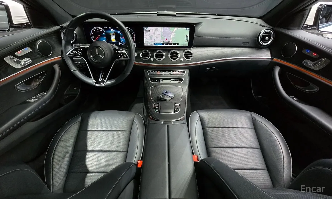 Фото 7 - Mercedes-Benz E-Class