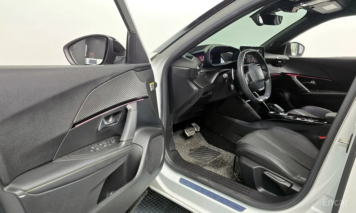 Фото 11 - Peugeot 2008