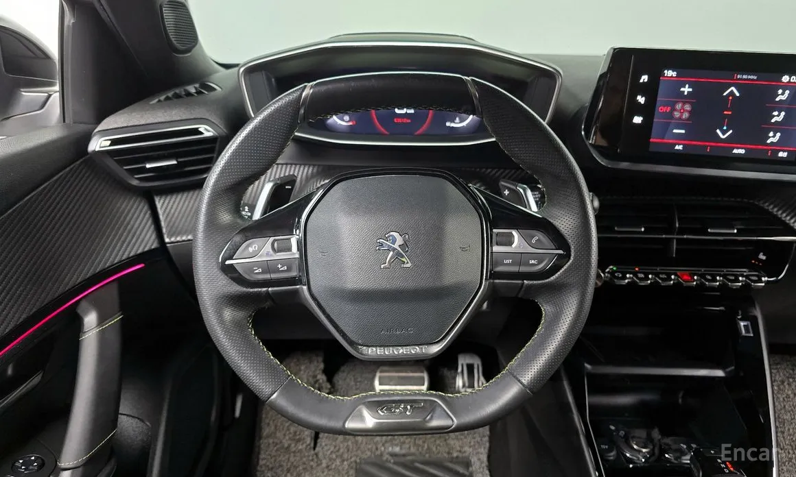 Фото 13 - Peugeot 2008