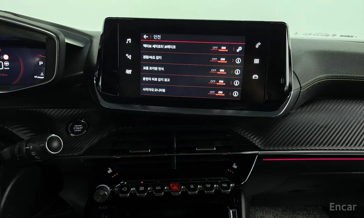 Фото 14 - Peugeot 2008