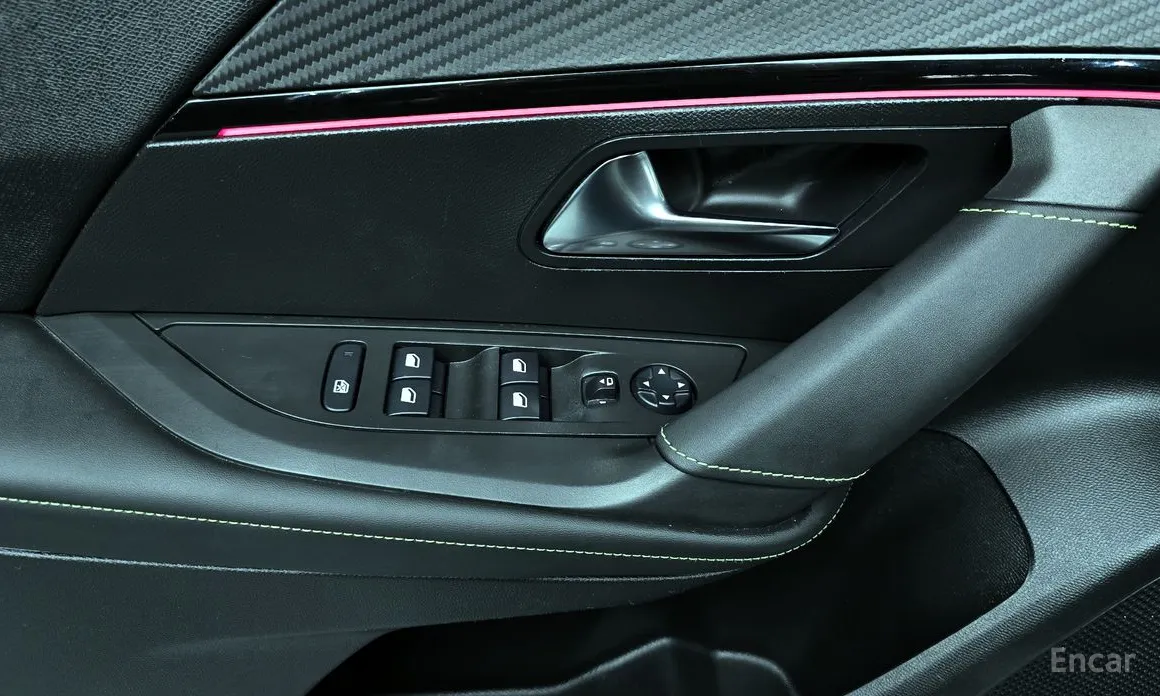 Фото 17 - Peugeot 2008