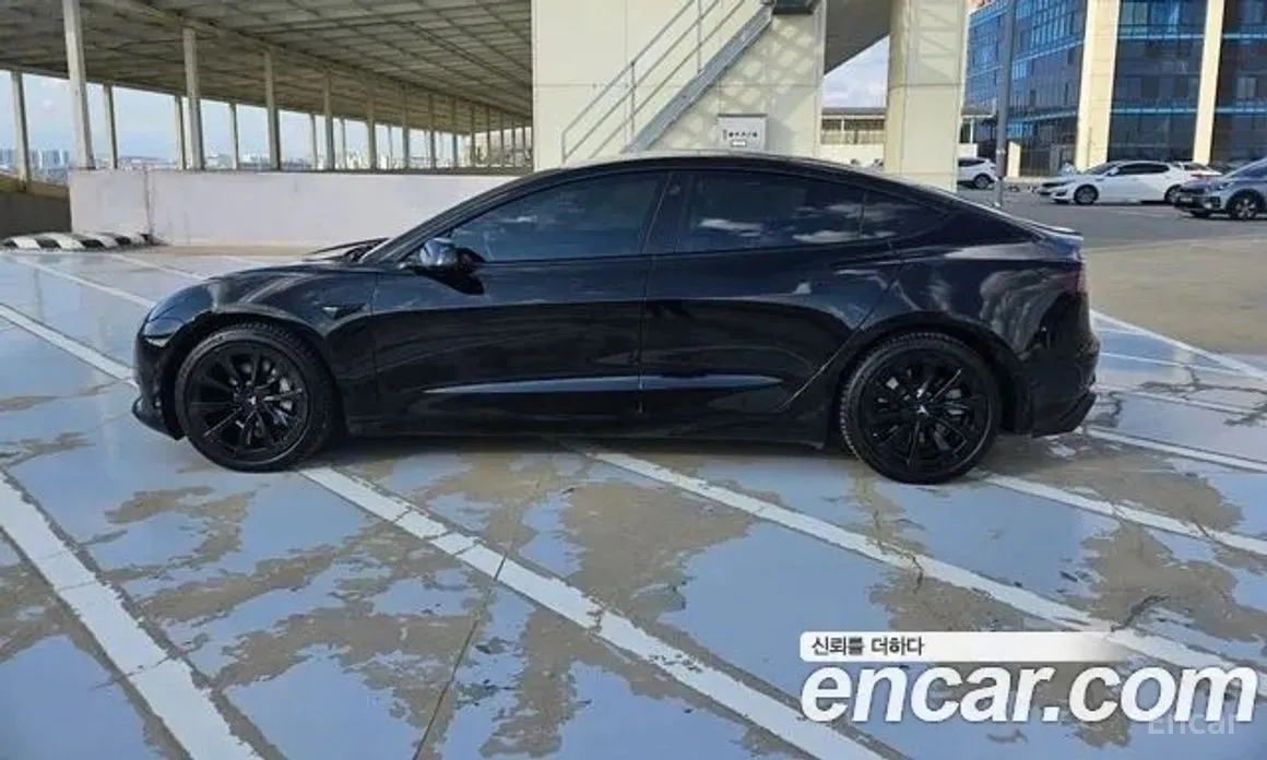 Фото 3 - Tesla Model 3