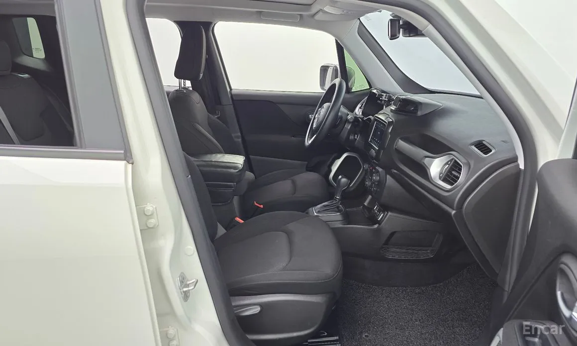 Фото 11 - Jeep Renegade