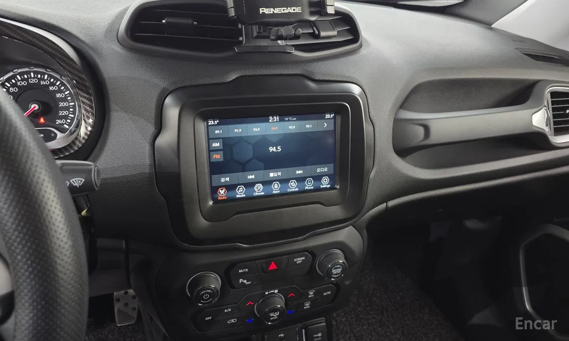 Фото 14 - Jeep Renegade