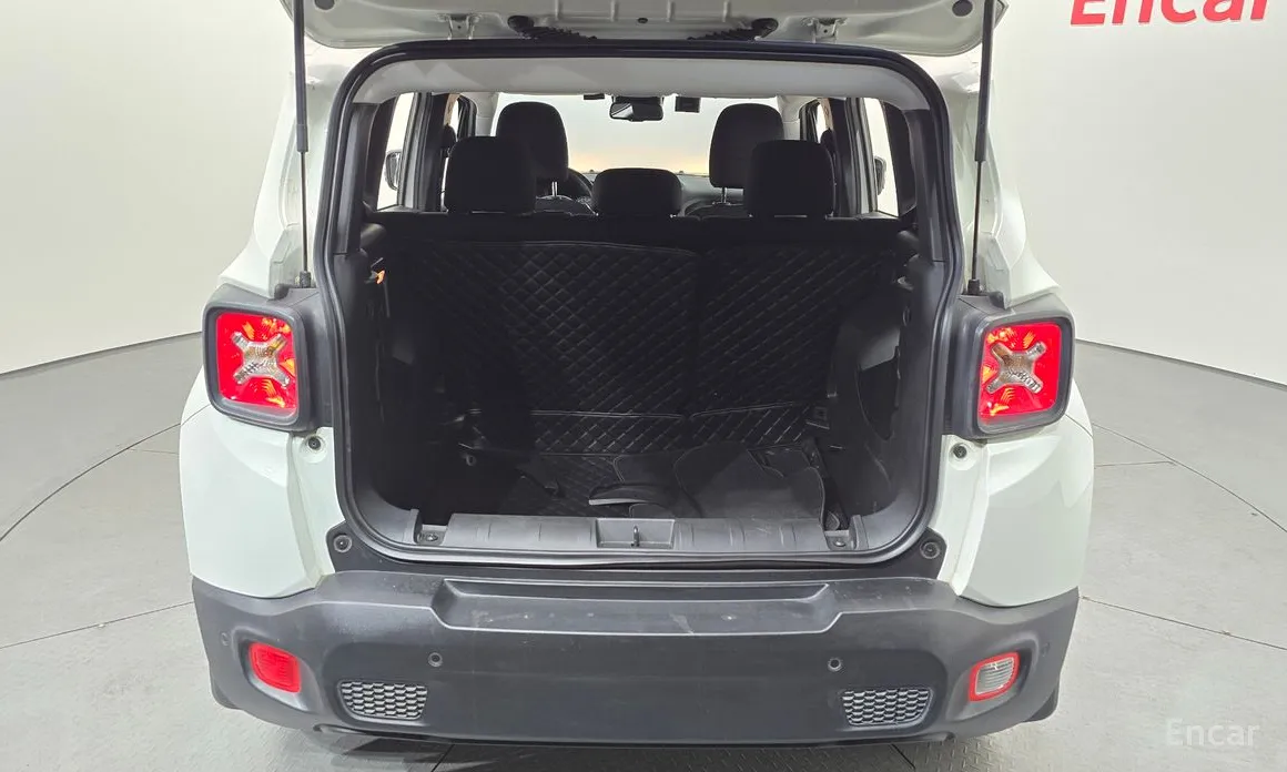 Фото 20 - Jeep Renegade