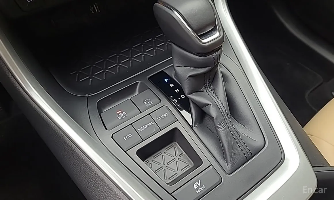 Фото 7 - Toyota RAV4