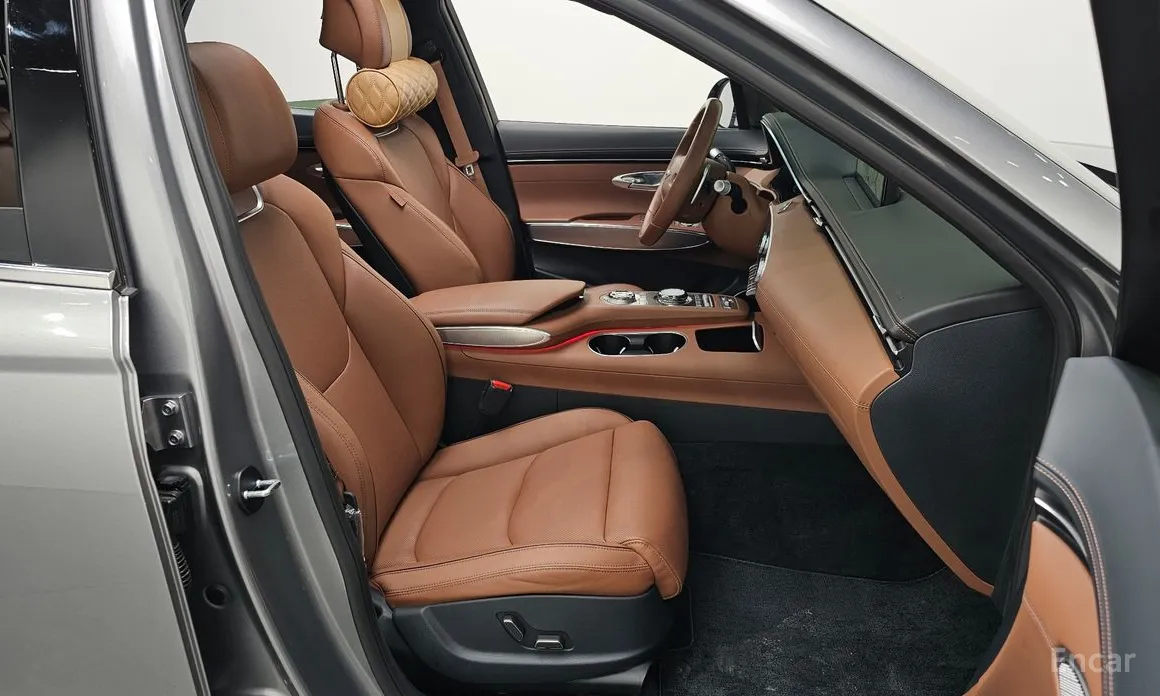 Фото 11 - Genesis GV70