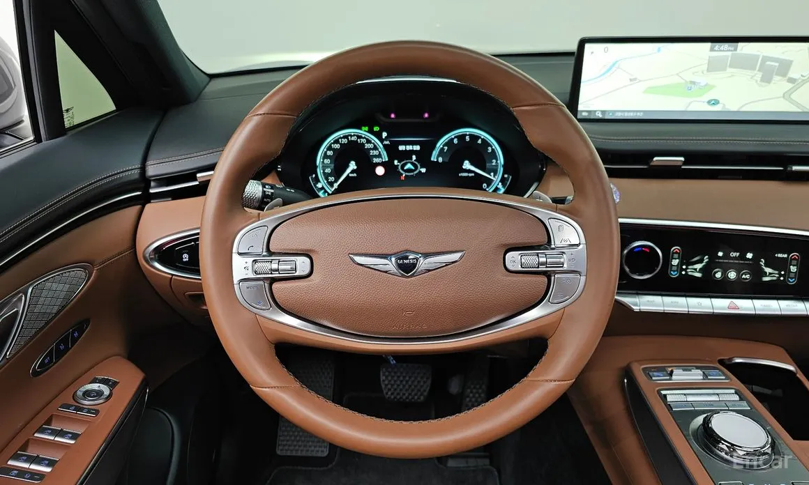 Фото 13 - Genesis GV70