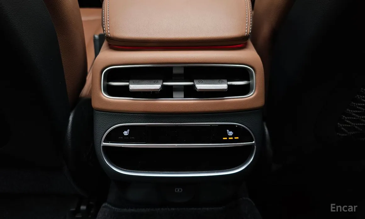 Фото 18 - Genesis GV70