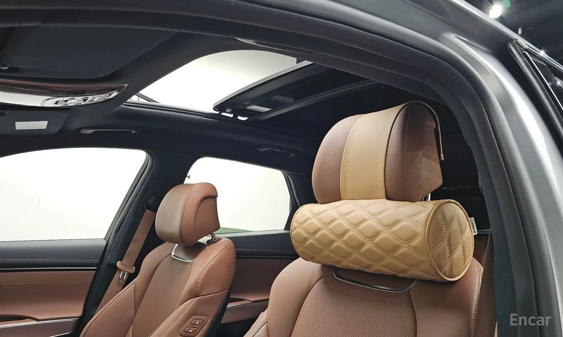 Фото 19 - Genesis GV70